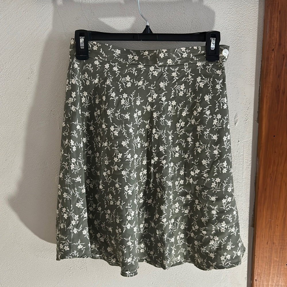Gap floral skirt- side button/zip